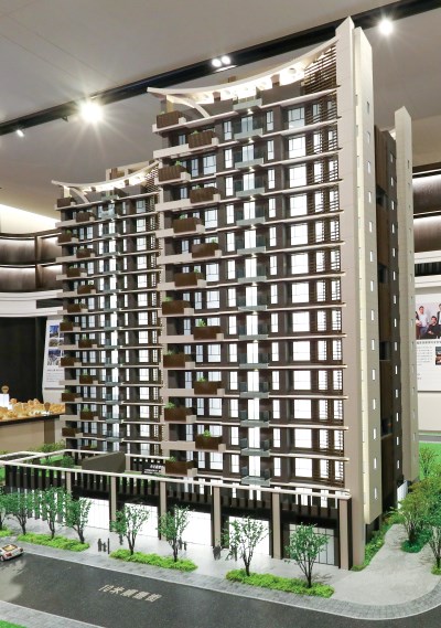 「央北鑫建築」採雙制震、鑽石級綠建築、黃金級智慧建築雙標章及SGS建築認證規劃,建材使用北市建案等級,售價卻比品牌建商每坪低5萬到10萬元。 「央北鑫建築」採雙制震、鑽石級綠建築、黃金級智慧建築雙標章及SGS建築認證規劃,建材使用北市建案等級,售價卻比品牌建商每坪低5萬到10萬元。