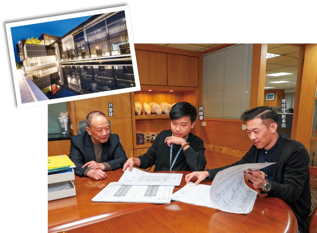 鑫建築團隊平均年齡僅30多歲,許峻豪表示,在跟廠商、地主溝通時展現專業與年輕人的活力,更能獲得肯定與機會。左圖為鑫建築於央北重劃區推出的第一期建案「誠鑫」接待會館。 鑫建築團隊平均年齡僅30多歲,許峻豪表示,在跟廠商、地主溝通時展現專業與年輕人的活力,更能獲得肯定與機會。左圖為鑫建築於央北重劃區推出的第一期建案「誠鑫」接待會館。