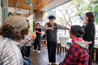 田文仲 雖已年近八旬,歲月卻對田文仲格外優待,身姿依舊挺拔,爽朗笑容也與過往相差無幾。 image