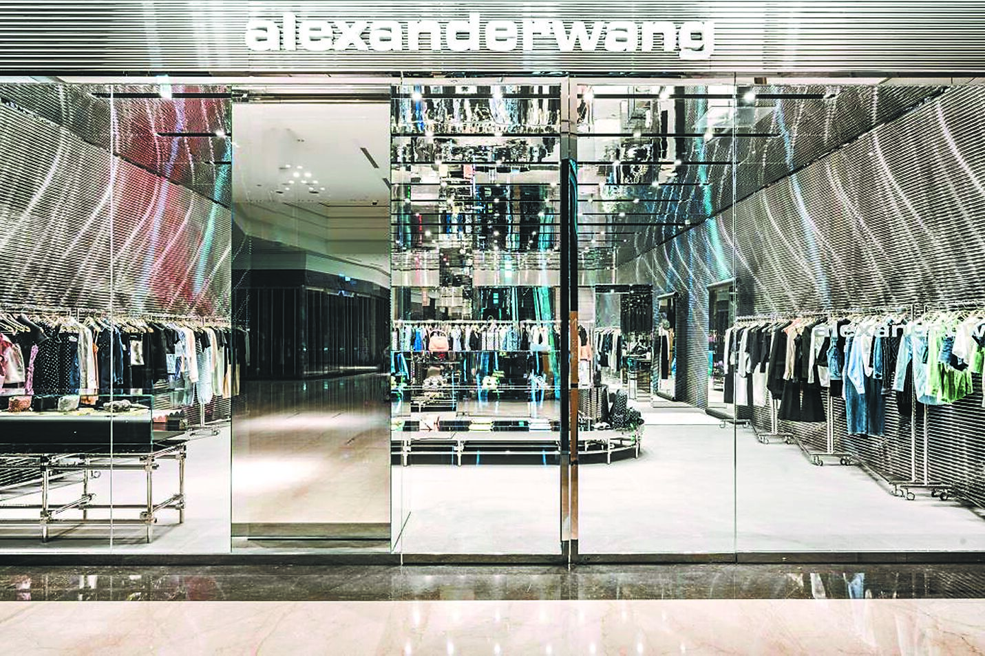 alexanderwang微風南山店是全球首間全新Logo專賣店。（alexanderwang提供）