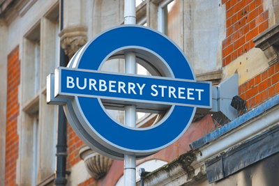 Burberry與倫敦交通局合作，將品牌旗艦店所在地的龐德街車站打造為「Burberry Street」。（Burberry提供）