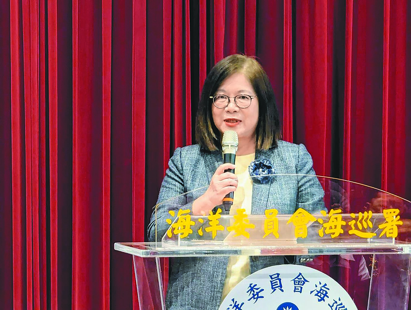 海洋委員會主任委員管碧玲14日出席海巡署查獲走私記者會時表示,台灣的海洋不容私梟、毒梟暢通無阻。(張志康攝) image