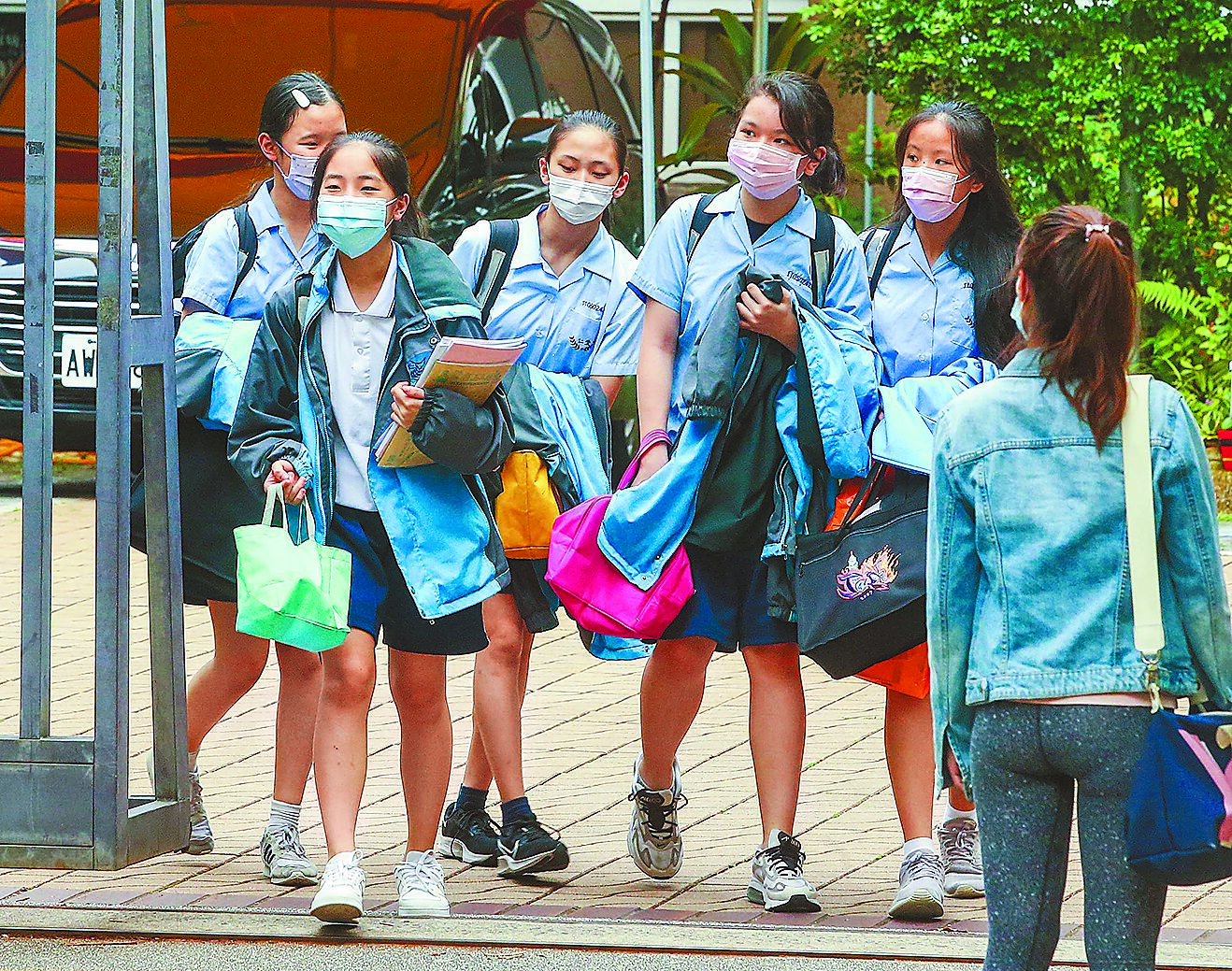教育部近日修正發布「國民小學及國民中學常態編班及分組學習準則」,教師與其子女在同一校者,應以編在不同班級為原則。(非新聞當事人)(本報資料照片) image