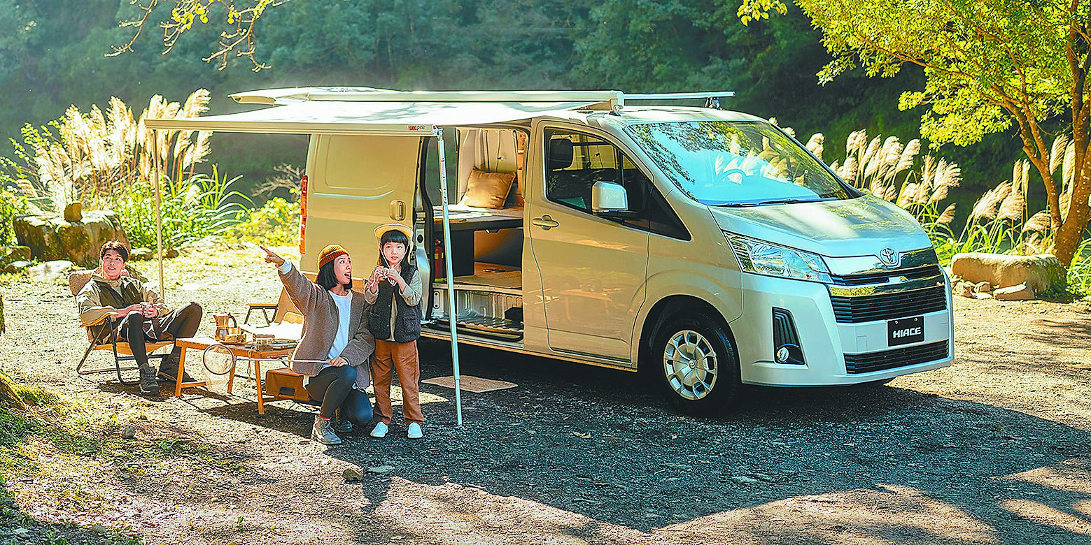 全新TOYOTA HIACE露營車閃亮登場,提供多項露營配置選擇,探索自由新生活。(和泰汽車提供) image