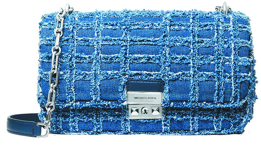 MICHAEL KORS TRIBECA藍色牛仔大型鍊帶包,1萬9200元。(MICHAEL KORS提供) MICHAEL KORS TRIBECA藍色牛仔大型鍊帶包,1萬9200元。(MICHAEL KORS提供)