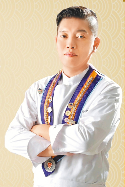 沈炳宏2013年獲得法國藍帶美食榮譽勳章。(沈炳宏提供) image