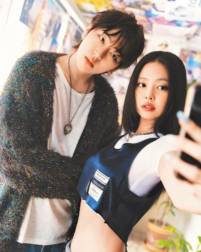 ZICO(左)推出新歌〈SPOT!〉,找來好友Jennie合作。(摘自IG) image