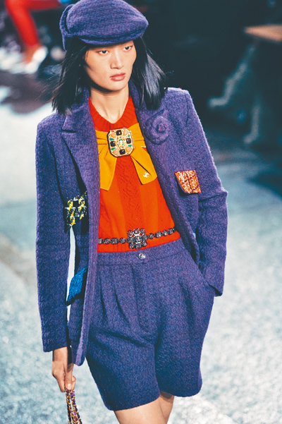 CHANEL 2023年工坊系列,Virginie Viard的設計風格可見融入不少復古與叛逆元素。(CHANEL提供) image