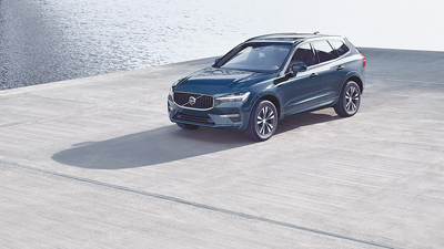 國際富豪汽車推出VOLVO年中購車優惠,2024年式XC60升級跑車化B5動力與四輪傳動,除了提供車主更出色的駕馭感受,同步加贈價值8萬1900元Plus Package套件,再享有入主超值優惠價199萬元(見圖)。(國際富豪汽車提供) image