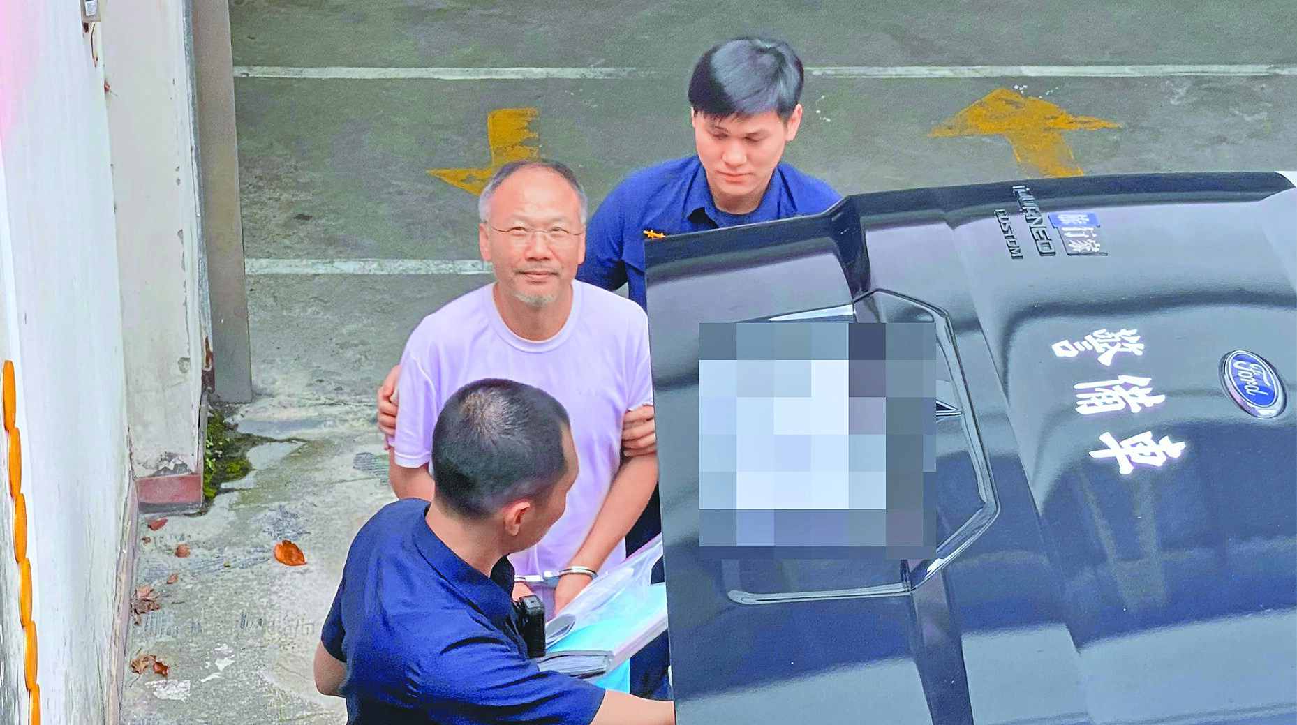 解放軍前少校艇長阮芳勇17日被士林地檢署聲押禁見獲准後,面對媒體詢問,聲稱不後悔來台。(李文正攝) image