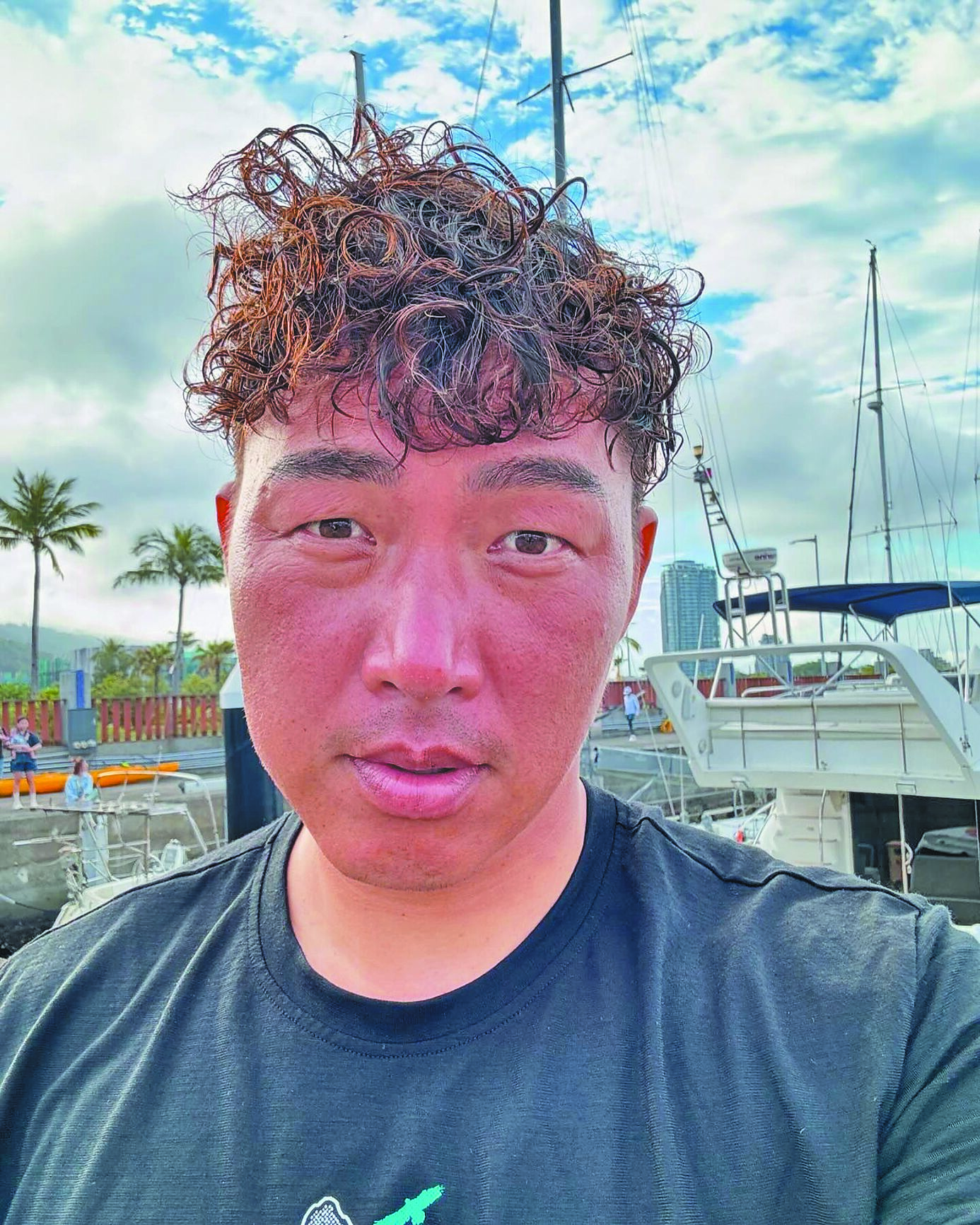 郭泓志為《上船了各位》苦練獨木舟,臉部甚至曬到脫皮。(三立提供) 郭泓志為《上船了各位》苦練獨木舟,臉部甚至曬到脫皮。(三立提供)