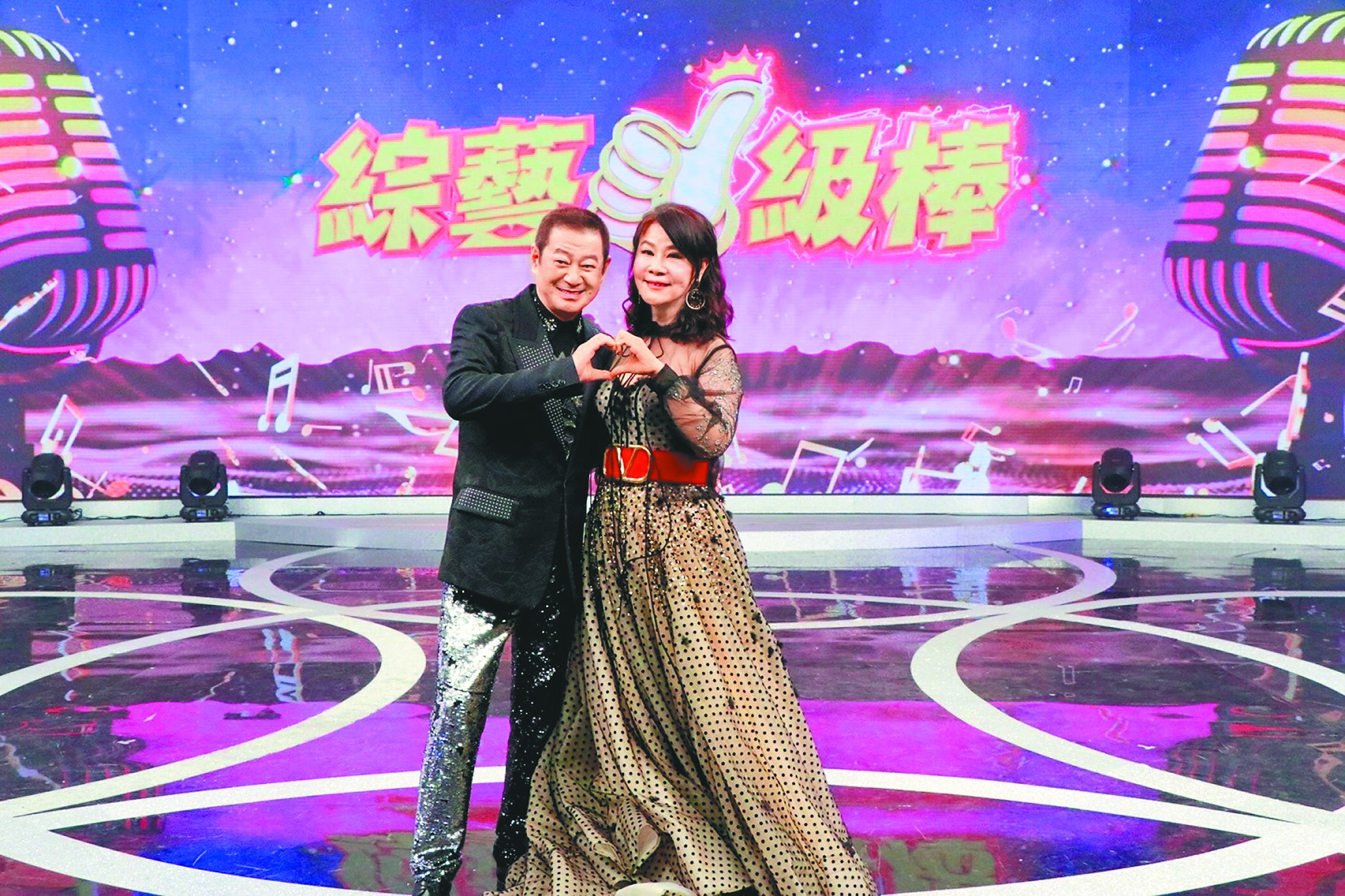 「台語經典CP」蔡小虎(左)、龍千玉合體演出,成功讓《綜藝一級棒》掀起高收視。(中視提供) image