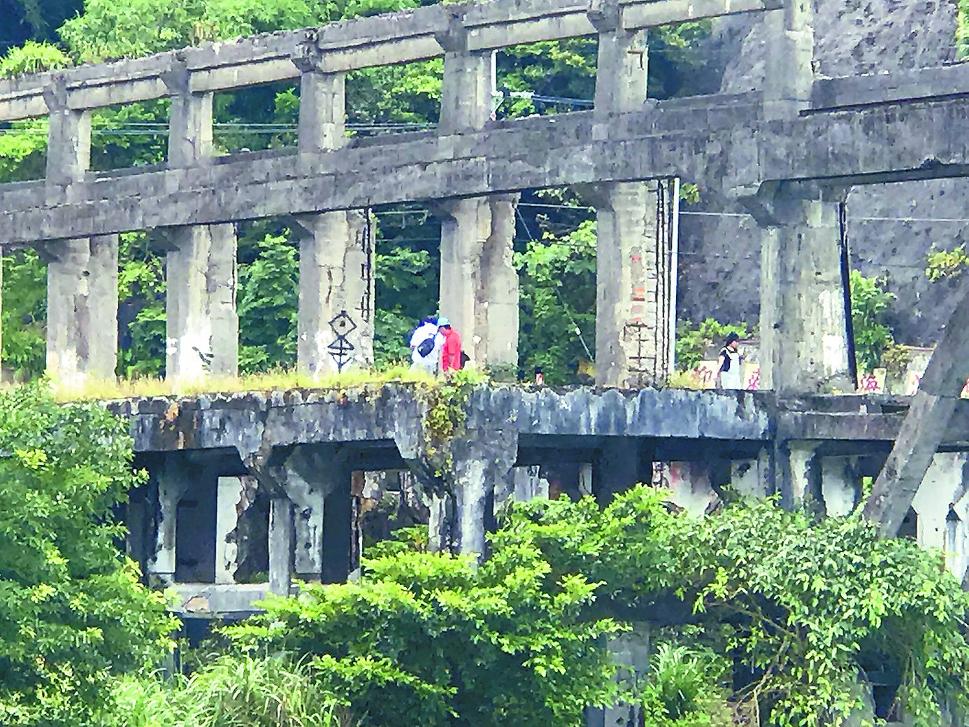 基隆市知名景點「阿根納造船廠」,因登錄為基隆市歷史建築使開發受限,基隆市長謝國樑7日表示,未來在保存歷史建築前提下,將設立多功能飯店。(張志康攝) image