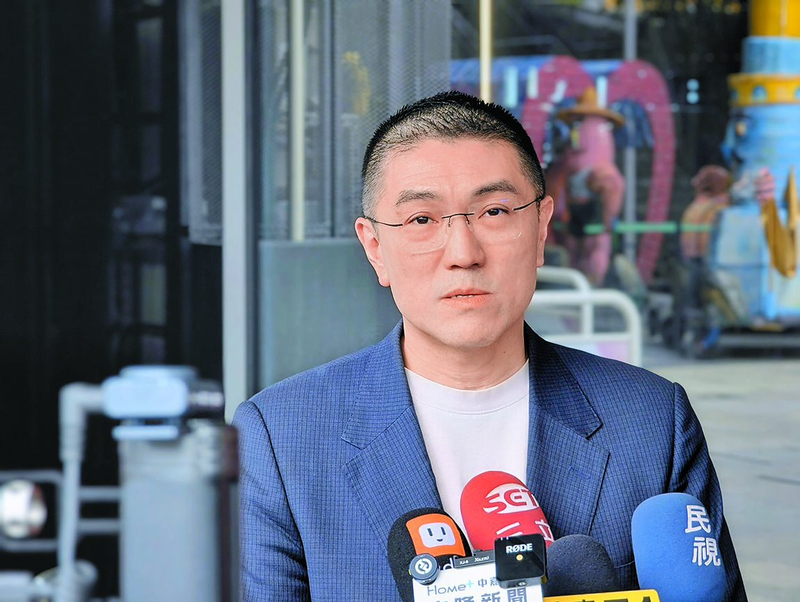 基隆市長謝國樑26日受訪時表示,他認為既然就職以來為基隆做了許多事,就主動出擊,透過民主投票讓市民做出罷免與否的抉擇。(張志康攝) image