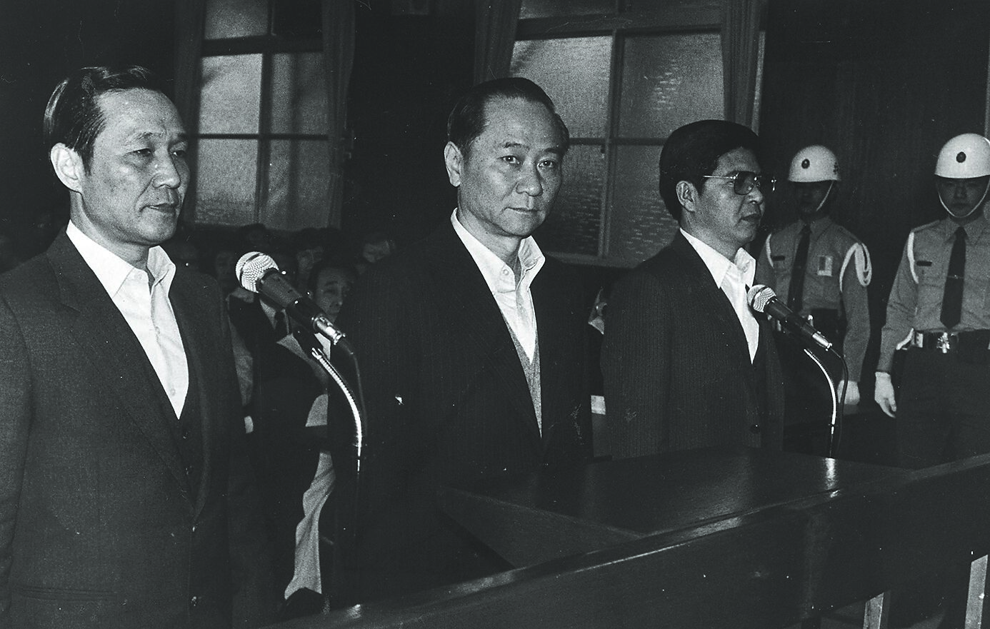 軍事法庭審理江南案,在場為第四處處長陳虎門、軍事情報局局長汪希苓與胡儀敏。(本報資料照片) image