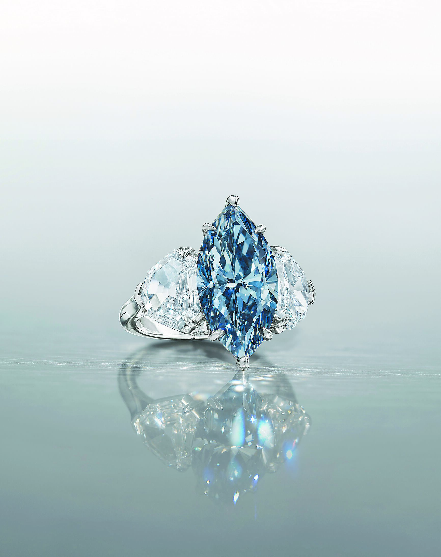 拍賣會起拍價下修珠寶收藏好時機- C2 時尚消費- 20241015 - 中國時報- 翻爆- 翻報