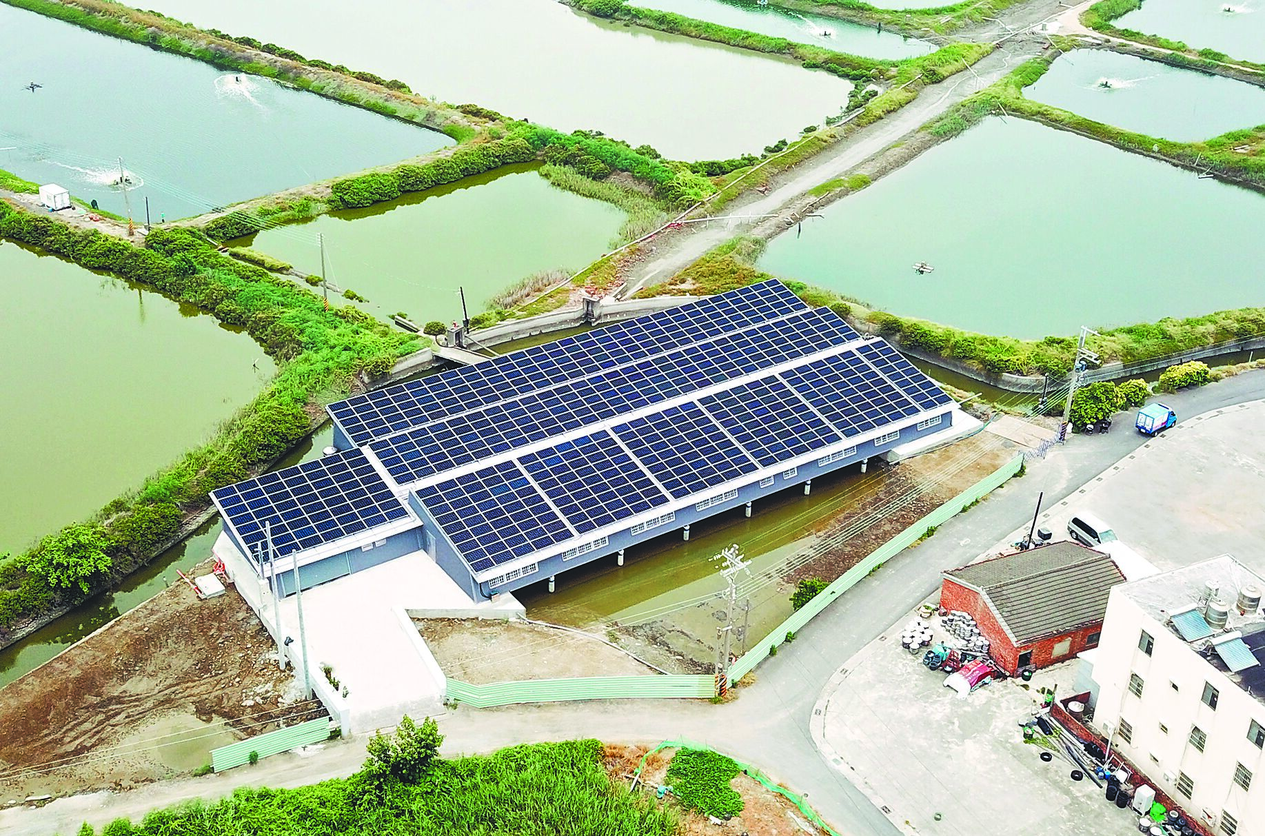 台鹽綠能推展光電產業,遭爆虧損嚴重,又傳出前董事長等高層涉弊端。(台鹽綠能提供) image