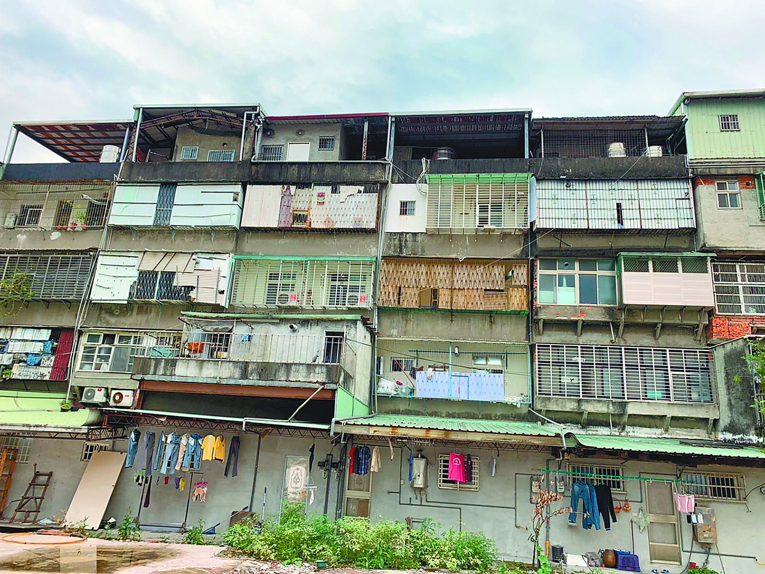 立法院會昨三讀通過《都市更新條例》第65條修正案,放寬實施容積管制前,已掛號申請建照的建築基地,也可適用容積認定。(新北市城鄉局提供/陳慰慈新北傳真) image