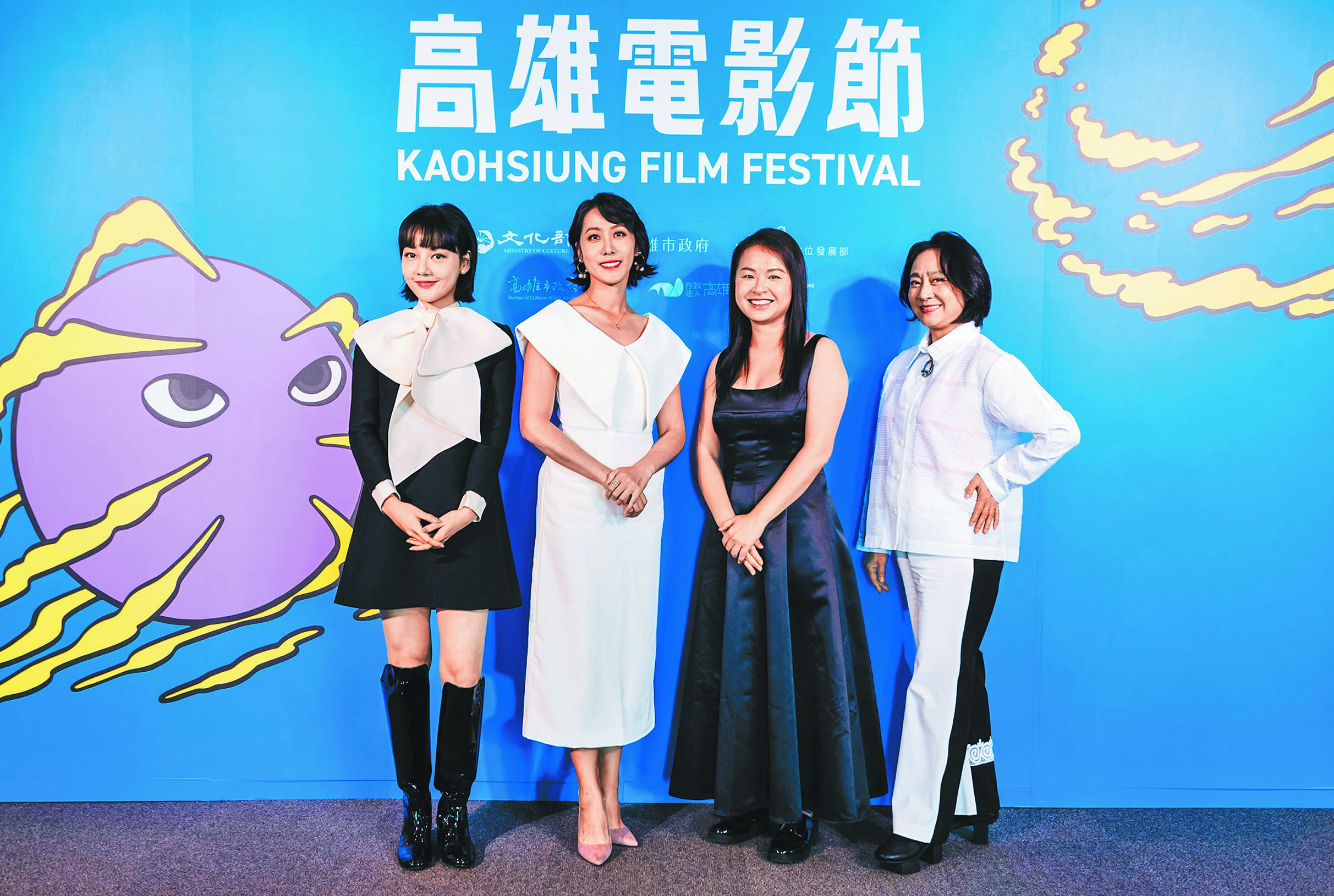 電影《阿婆非死不可》劇組林思廷(左起)、張詩盈、導演陳怡蓉、楊麗音26日出席首映記者會。(雄影提供) image