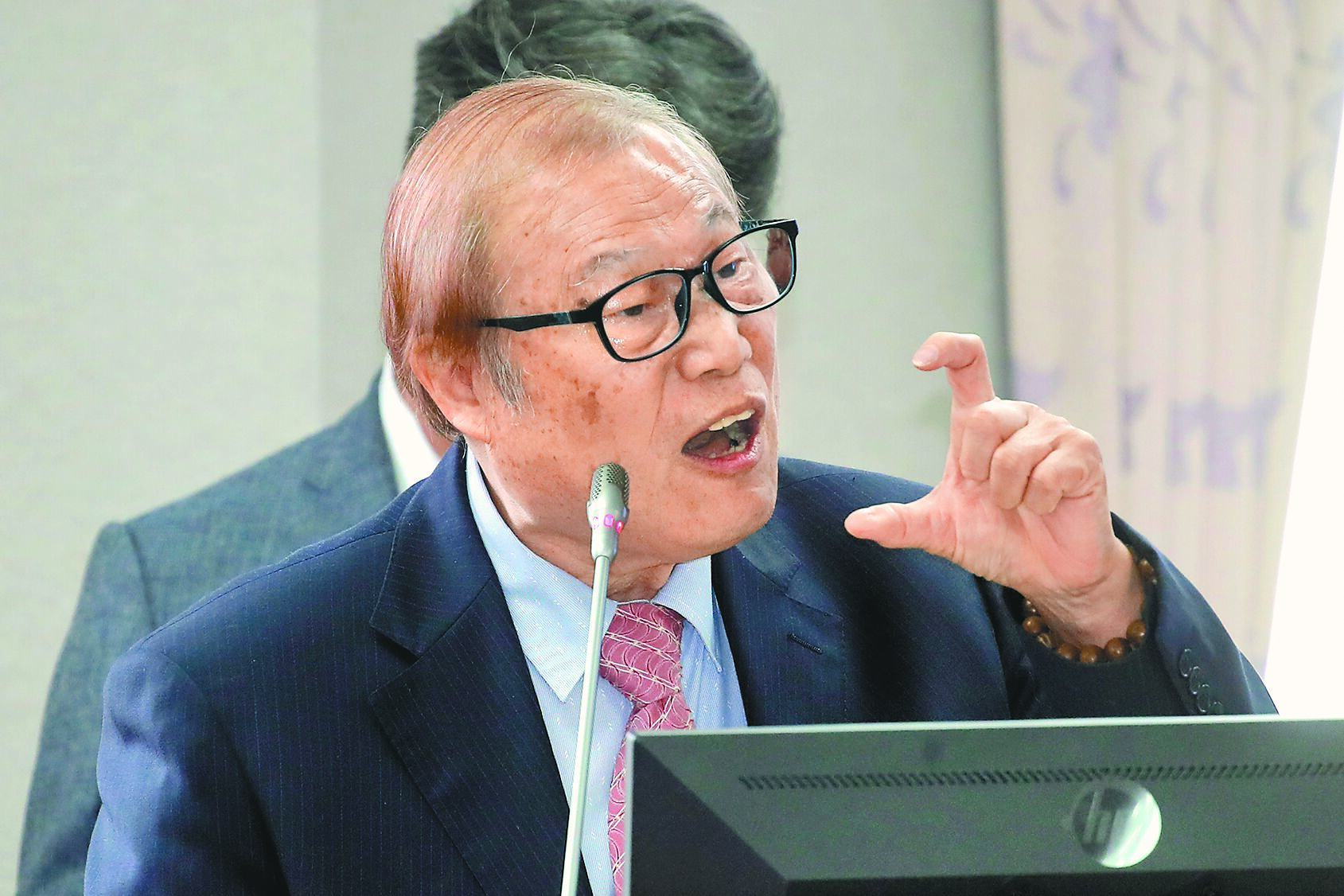 憲法法庭日前針對「國會改革法案」宣告部分違憲,引發朝野爭論,立院司法法制委員會28日邀請立院祕書長周萬來專題報告。(黃世麒攝) image