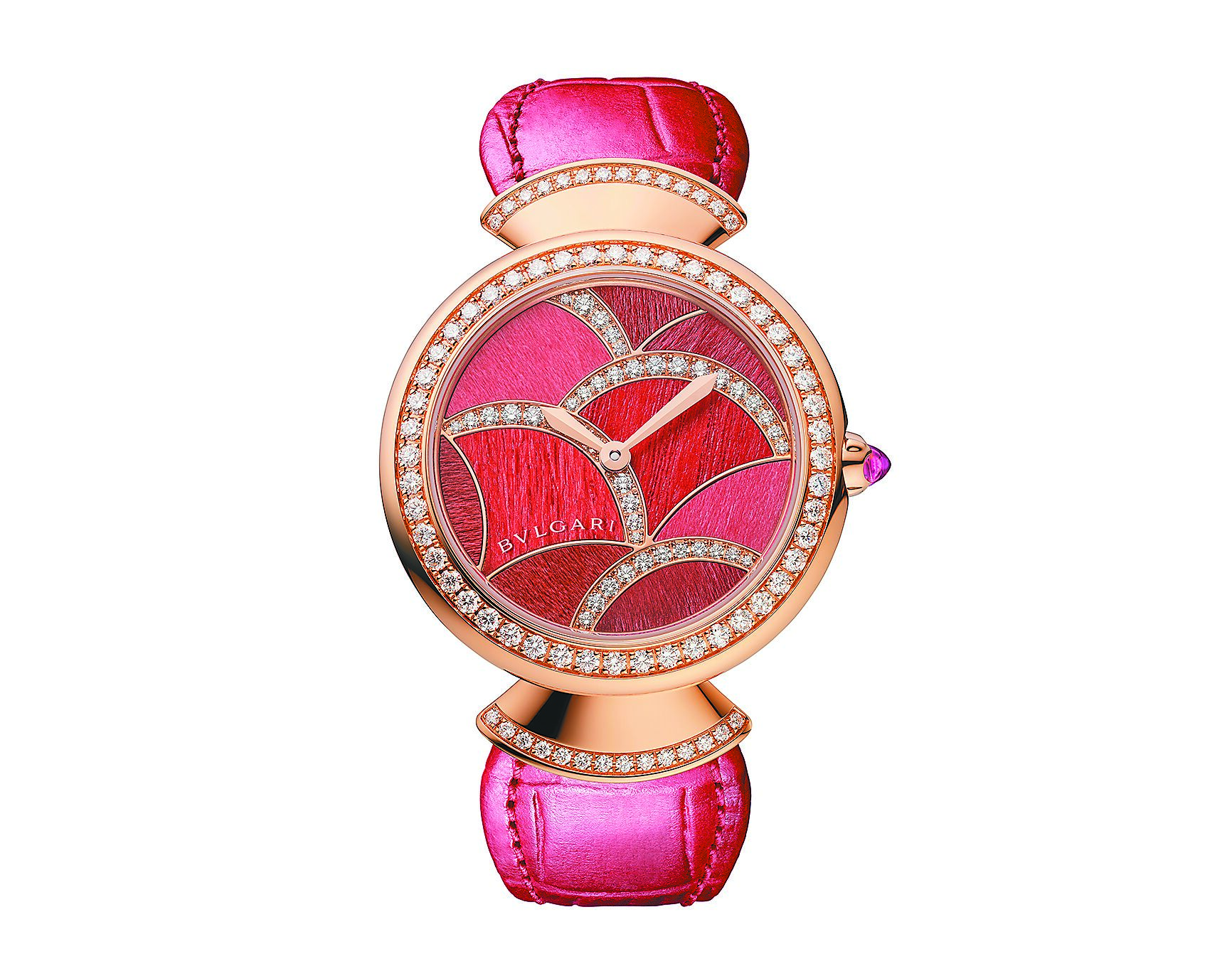 寶格麗Divas’ Dream系列紅木嵌花面盤與玫瑰金珠寶表。
(BVLGARI提供) 寶格麗Divas’ Dream系列紅木嵌花面盤與玫瑰金珠寶表。
(BVLGARI提供)