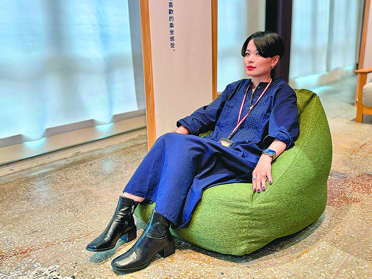 MUJI無印良品「空氣沙發」正式在台上市,內部的氣囊與軟墊取出後,可直接將椅套放入洗衣機清洗。不使用時也可快速放氣再進行收納,2990元。趁著即日起至20日的「無印良品週間」入手正是好時機。(圖/古明弘) image