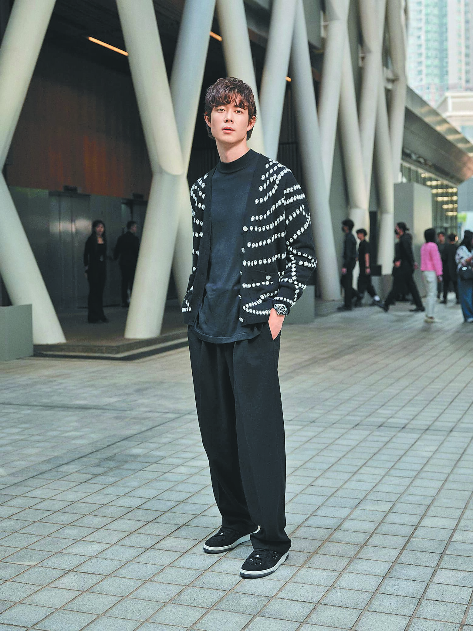 日本演員宮澤冰魚現身CHANEL大秀現場。(CHANEL提供) 日本演員宮澤冰魚現身CHANEL大秀現場。(CHANEL提供)