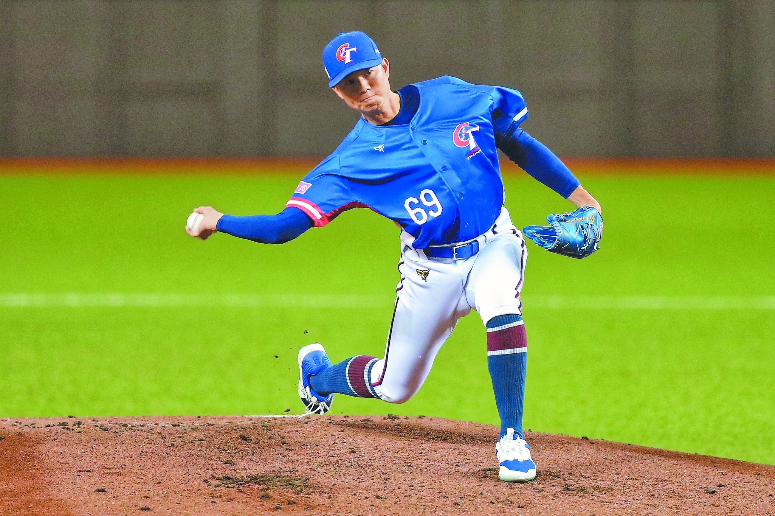 中華隊下勾投黃子鵬對多明尼加先發6局未被敲出安打,7局下才因抽筋退場。(黃世麒攝) image
