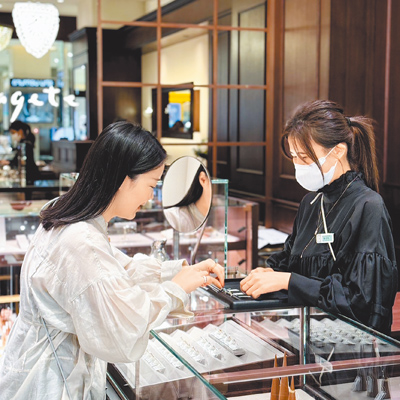 新竹SOGO引進全新日系輕珠寶品牌agete。(SOGO提供) 新竹SOGO引進全新日系輕珠寶品牌agete。(SOGO提供)