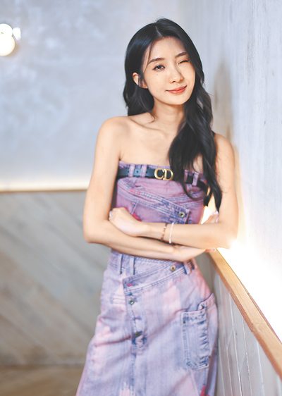 陳華是歌壇漂亮寶貝,也是新生代「校唱女王」。(陳俊吉攝) image