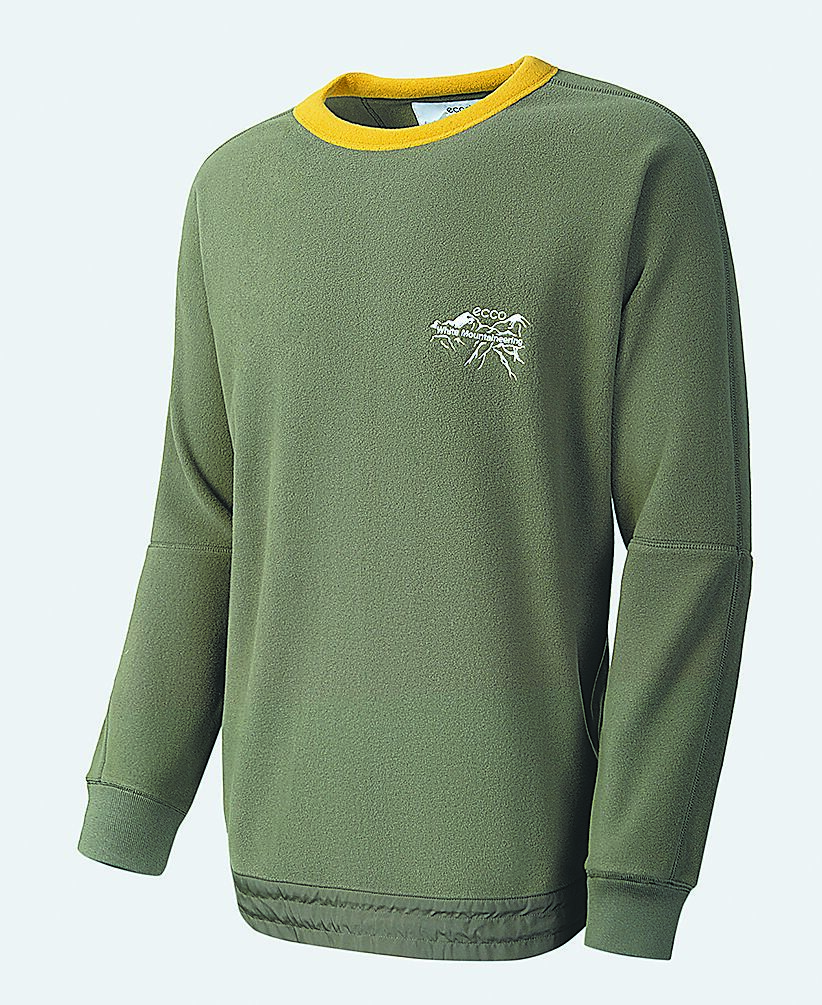 ECCO X White Mountaineering男士抽褶上衣(軍綠色)。(ECCO提供) ECCO X White Mountaineering男士抽褶上衣(軍綠色)。(ECCO提供)