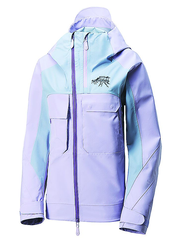ECCO X White Mountaineering女士Goretex三層不對稱連帽外套(薰衣草紫)。(ECCO提供) ECCO X White Mountaineering女士Goretex三層不對稱連帽外套(薰衣草紫)。(ECCO提供)