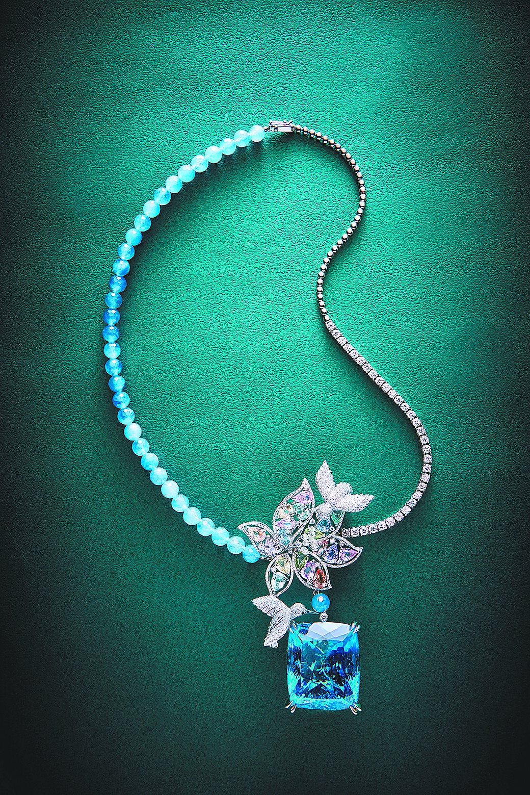 米蘭珠寶進軍高訂珠寶,推出一系列以「繁花序曲」為主題的珠寶作品。(米蘭珠寶提供) 米蘭珠寶進軍高訂珠寶,推出一系列以「繁花序曲」為主題的珠寶作品。(米蘭珠寶提供)