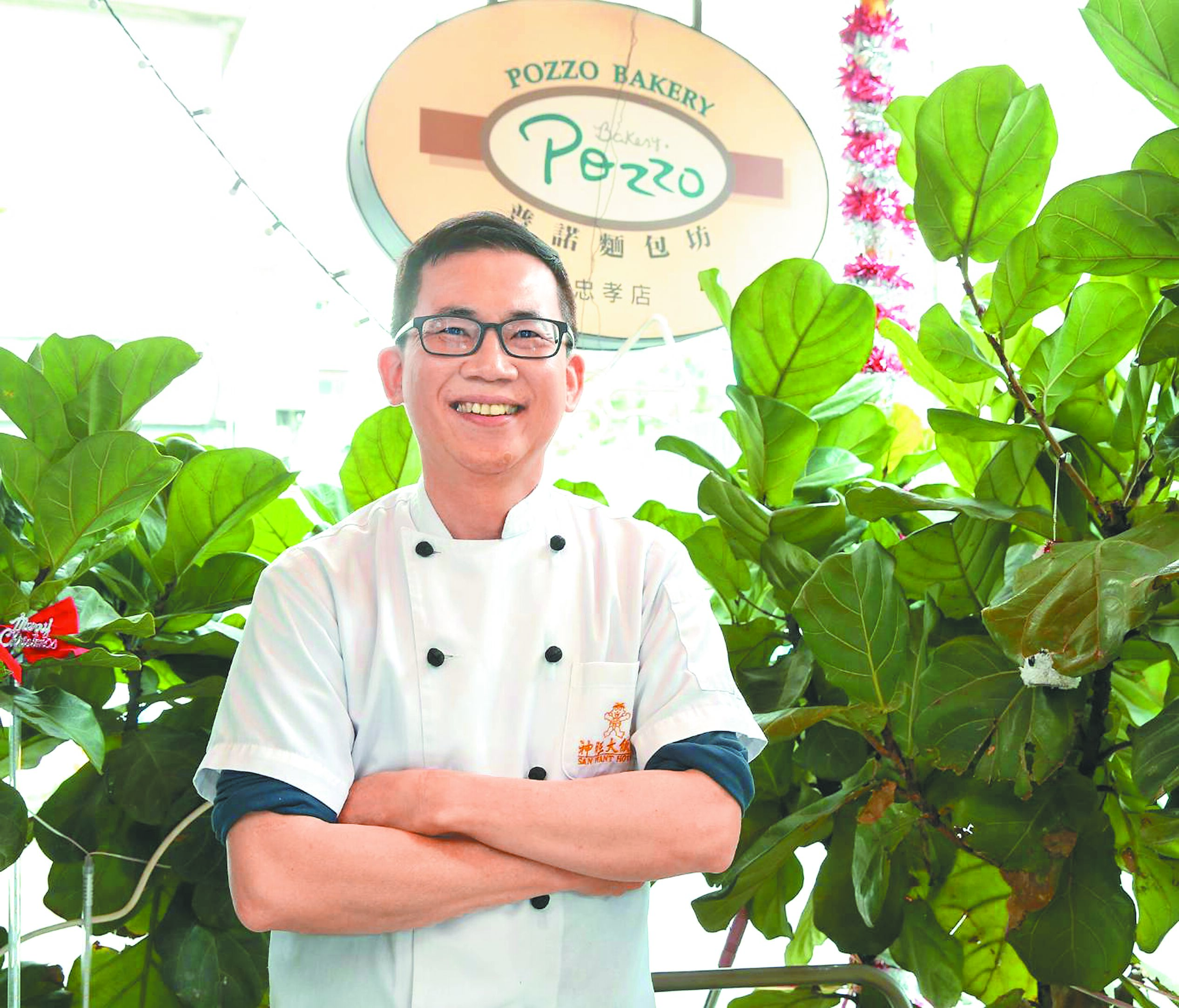 主廚林弘富同時也是麵包坊總經理,關心客人需求,嚴選食材推出美味烘焙。(王英豪攝) image