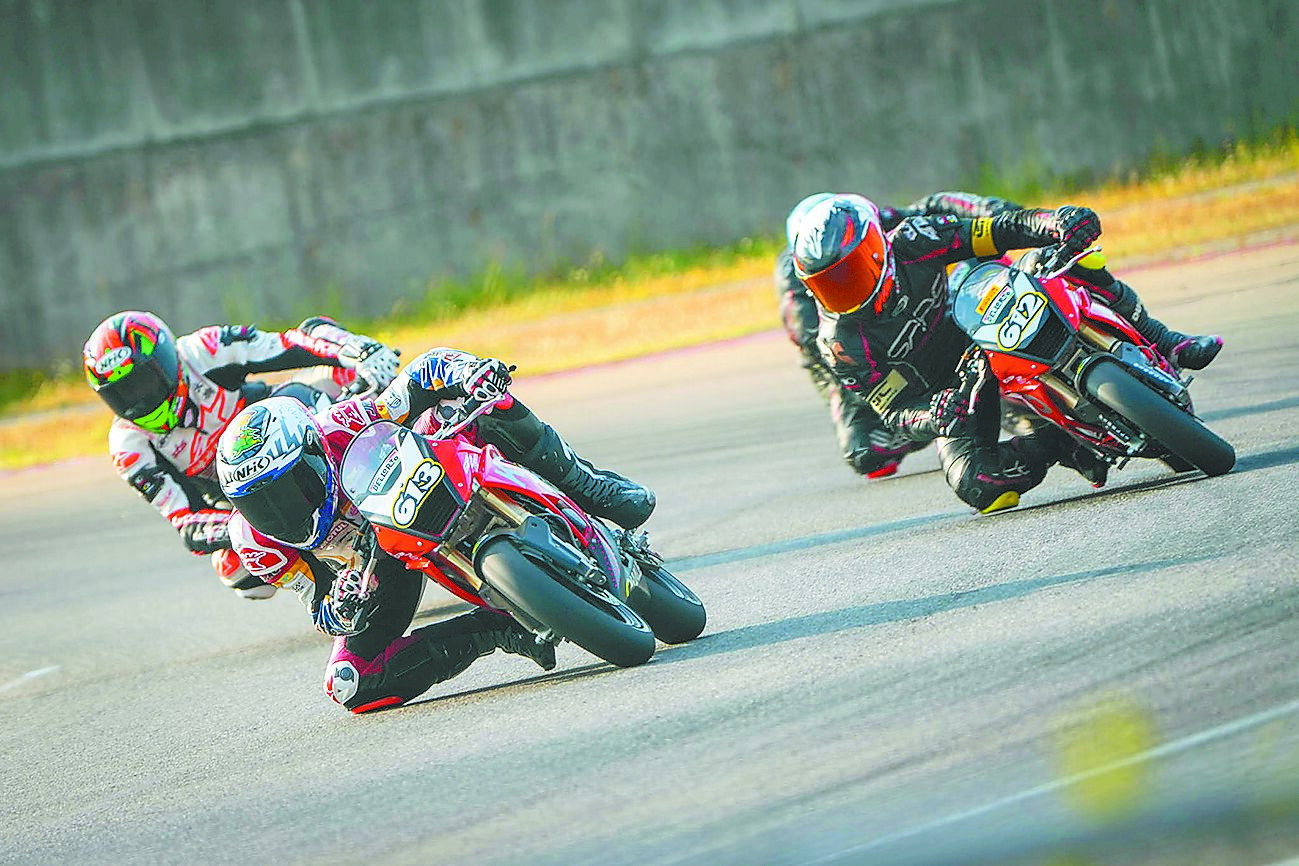 KYMCO積極推廣賽車運動,已陸續開賽包括150c.c. RCS Moto統規賽、160cc OHVALE GP2統規賽,今年再推165c.c. RTS R統規賽。(光陽提供) KYMCO積極推廣賽車運動,已陸續開賽包括150c.c. RCS Moto統規賽、160cc OHVALE GP2統規賽,今年再推165c.c. RTS R統規賽。(光陽提供)