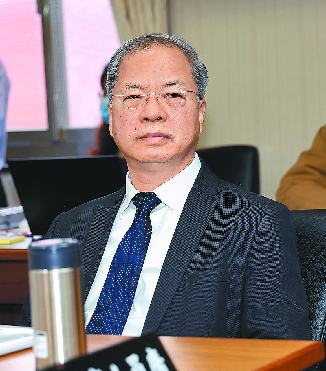 立法院內政委員會18日因確認議事錄藍綠爭執,備詢的行政院祕書長龔明鑫(見圖)傳在接到民進黨團電話後離席走人,讓在野立委傻眼。(本報資料照片) image