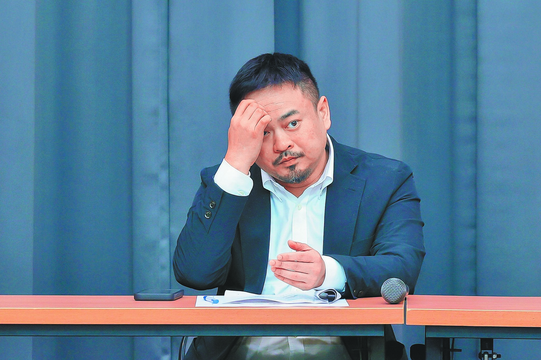勞動部長洪申翰25日召開「114年勞動新制」記者會,宣布每小時最低工資將為190元、最低月薪為28590元,預估約有257萬名勞工受惠。(郭吉銓攝) image