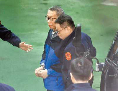 台北地檢署偵辦京華城案、政治獻金案26日偵查終結,起訴提解在押的民眾黨主席柯文哲。(姚志平攝) image