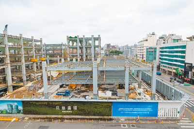 圖為京華廣場工地現況。(郭吉銓攝) image