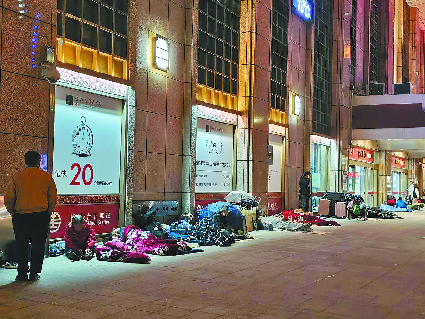全台列冊街友人數每年約維持2000餘人,但中央缺乏全盤具體政策,多由地方政府各自為政。(謝佳君攝) image