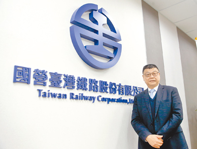 台鐵從「局」轉為「公司」滿1年,台鐵公司董事長杜微自評周年表現80分。(范揚光攝) image