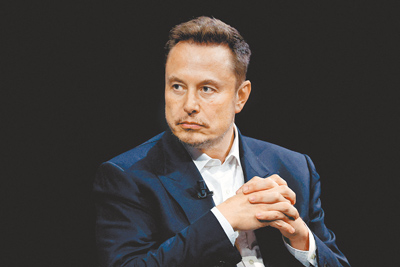 全球排名第二的富豪貝佐斯旗下「藍源」預計8日凌晨發射軌道運載火箭,宣告挑戰全球首富馬斯克(見圖)所主導的商業太空競賽市場地位。(路透) 全球排名第二的富豪貝佐斯旗下「藍源」預計8日凌晨發射軌道運載火箭,宣告挑戰全球首富馬斯克(見圖)所主導的商業太空競賽市場地位。(路透)