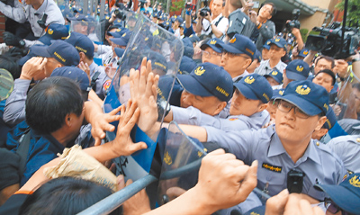 立法院三讀通過「警察人員人事條例」修正案,提高退休所得替代率上限至80%,現職警消及退休者皆叫好。(本報資料照片) image