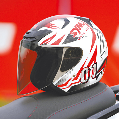 SYM賽車廠隊彩繪安全帽。(三陽提供) SYM賽車廠隊彩繪安全帽。(三陽提供)