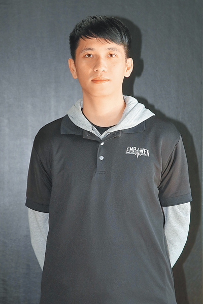 陳彥安
⊙ig:coach_koalala
⊙教練資歷:
2021~2024引爆運動訓練籃球教練;2022~2024桃子腳國中執行教練;2022~2023國立台北大學公開二級助理教練;2023~2024 國立台北大學公開二級執行教練(黃世麒攝) 陳彥安
⊙ig:coach_koalala
⊙教練資歷:
2021~2024引爆運動訓練籃球教練;2022~2024桃子腳國中執行教練;2022~2023國立台北大學公開二級助理教練;2023~2024 國立台北大學公開二級執行教練(黃世麒攝)