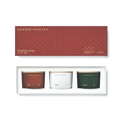 Skandinavisk迷你香氛蠟燭禮盒90g x 3,售價2780元。(Skandinavisk提供) Skandinavisk迷你香氛蠟燭禮盒90g x 3,售價2780元。(Skandinavisk提供)
