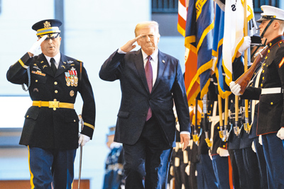 共和黨籍聯邦眾議員提出聯合決議案,尋求修改美國憲法第22號修正案,允許川普在白宮繼續第3任期。(路透) image