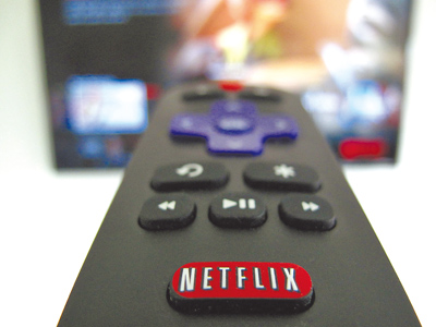 看準現代人「什麼都想看」,台灣大首推「影音多享組」包套服務,訂閱Netflix、Max和MyVideo三合一年約方案僅需500元。(路透) image