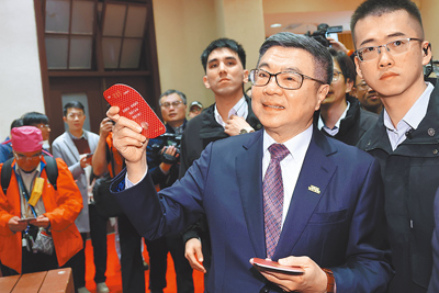 銓敘部官員表示,罷免等於選舉,一旦罷免啟動,將通函要求公務員依法遵守行政中立。圖為行政院長卓榮泰3日出席「行政院114年新春團拜」。(本報資料照片) image