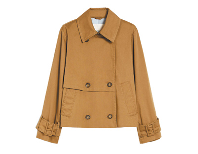 iBlues短版風衣外套,1萬8200元。(iBlues提供) iBlues短版風衣外套,1萬8200元。(iBlues提供)